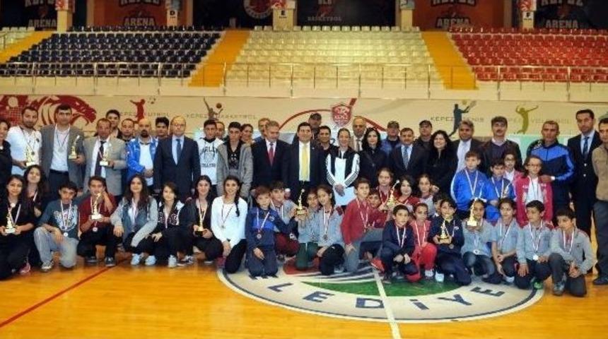 Kepezli &Ouml;ğrenciler Dart Turnuvasıyla Stres Attılar