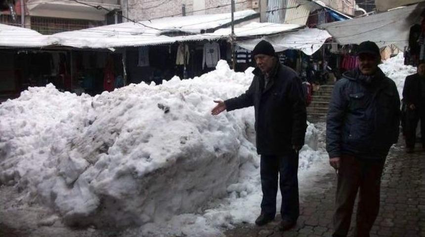 Belediyeye &rsquo;kar &Ccedil;&ouml;pl&uuml;ğ&uuml;&rsquo; Tepkisi