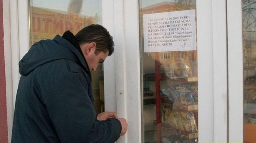 Bolvadin&rsquo;de Zabıtadan İşyerlerine Ruhsat Denetimi