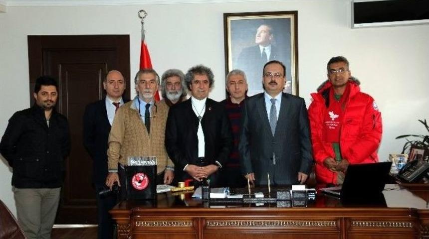 Uluslararası Aktivist Sanat&ccedil;ılar Birliği&rsquo;nden Vali Canbolat&rsquo;a Ziyaret