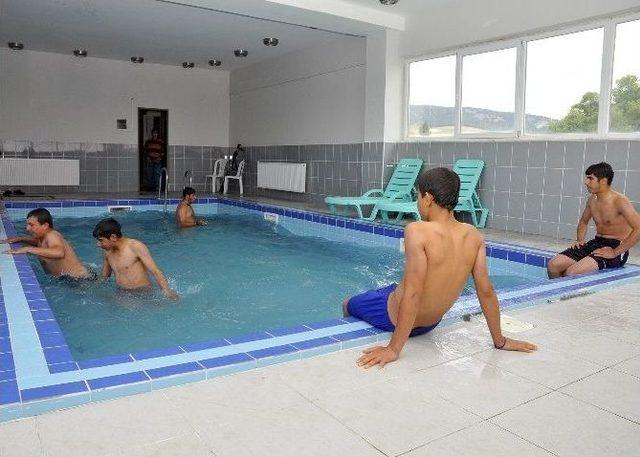 Hayata Gen&ccedil;lik Merkeziyle Bağlanıyorlar 1