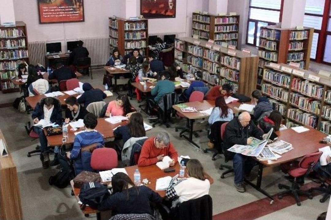 Bu Makine Kitaplardaki Bakterileri Yok Ediyor