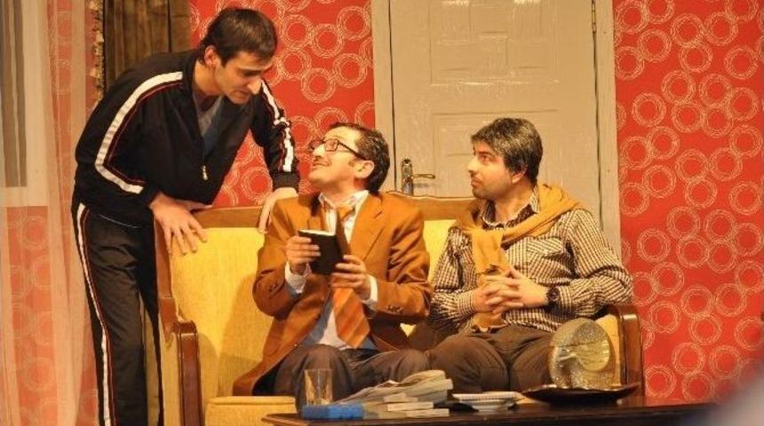 "salaklar Sofrası" İkinci Defa Sahnede