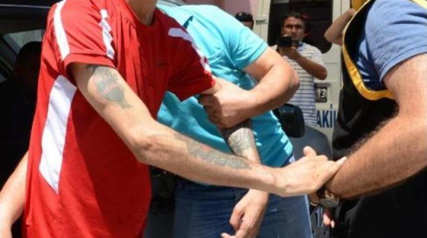 İntikam Kurşunu Ile Yoldan Ge&ccedil;eni &Ouml;ld&uuml;rd&uuml;ler