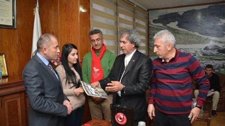 Sanat&ccedil;ılar Birliği&rsquo;nden Hakkari Belediyesi&rsquo;ne Ziyaret