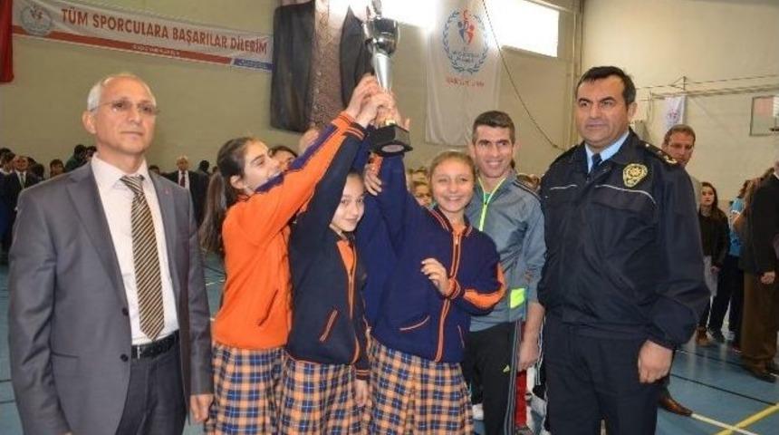 Bafra&rsquo;da Dereceye Giren Okullara &Ouml;d&uuml;l