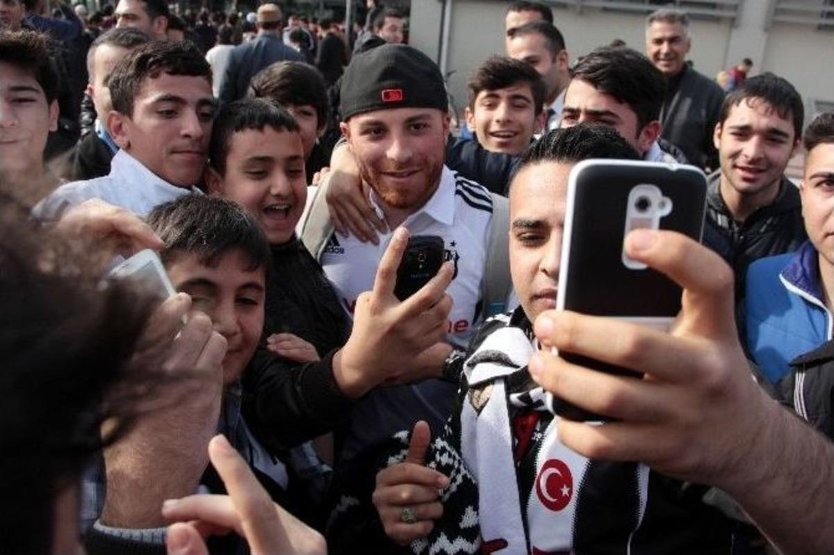 Beşiktaş Kafilesi Adana&rsquo;ya Geldi