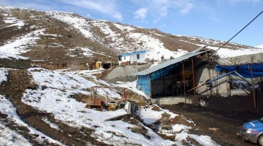 (&ouml;zel Haber) Ka&ccedil;ak K&ouml;m&uuml;r Madeninde G&ouml;&ccedil;&uuml;k: 1 &Ouml;l&uuml;, 1 Yaralı