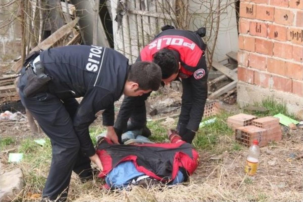 (&ouml;zel Haber) Uyuşturucu Kullanan Gencin İ&ccedil;ler Acısı Hali