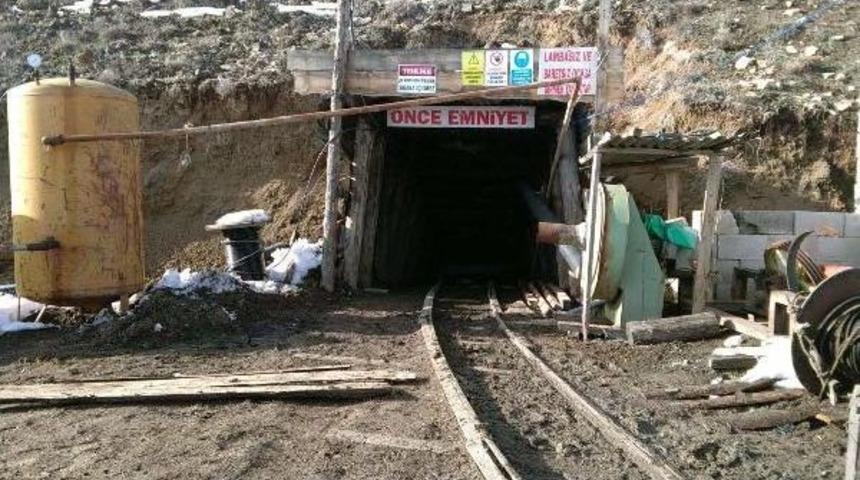 Sivas'ta K&ouml;m&uuml;r Madeninde G&ouml;&ccedil;&uuml;k: 1 &Ouml;l&uuml;, 1 Yaralı (2)