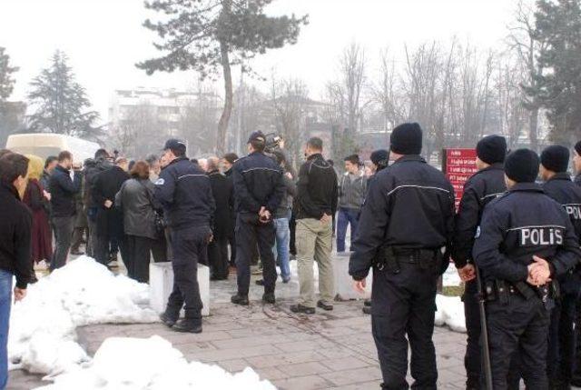 Hava Kirliliği Protestosuna Polis Engeli