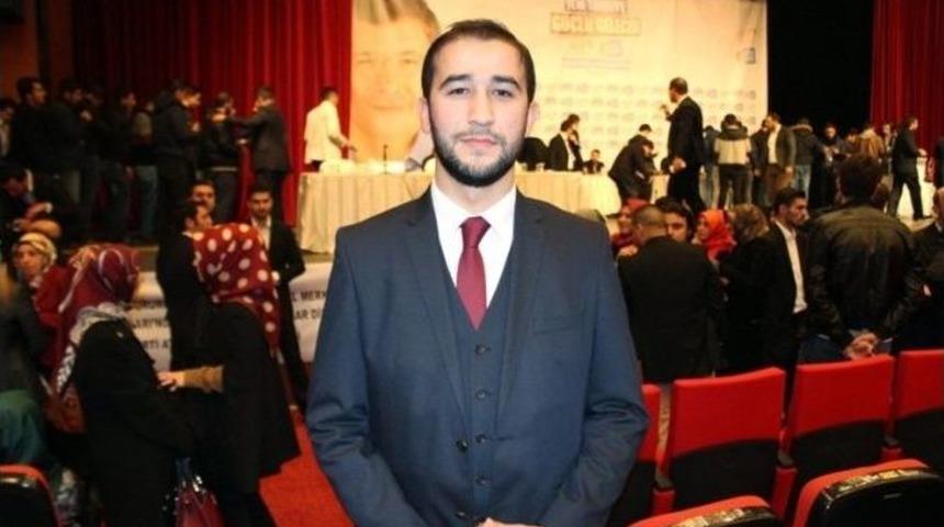 Ak Parti Ataşehir Gen&ccedil;lik Kolları Başkanı Yasin G&ouml;rg&uuml;l&uuml; Oldu