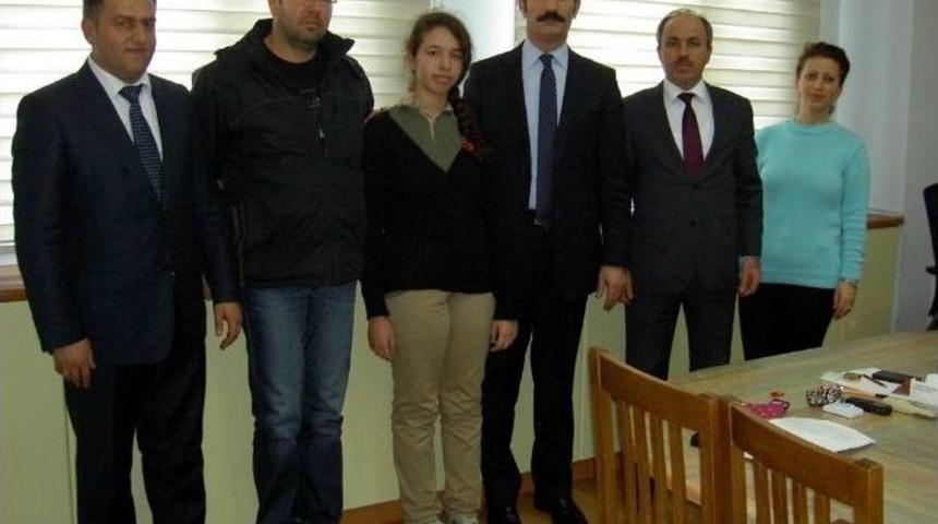 G&ouml;nen&rsquo;de Başarılı &Ouml;ğrencilere Altın