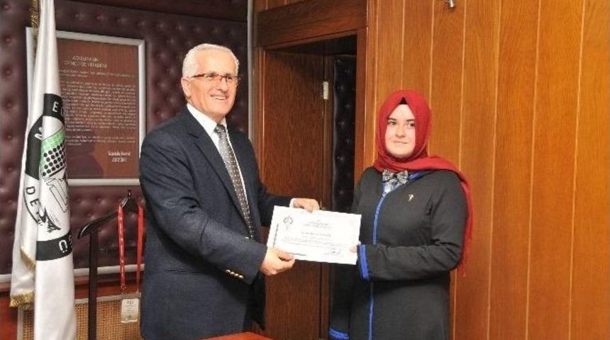 İl &Ouml;ğrenci Meclis Başkanı Mazbatasını Aldı