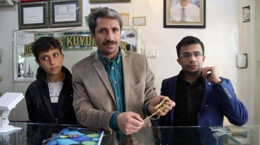 Gaziantep&rsquo;te Sahte Altın Satmaya &Ccedil;alışan 3 Kişi Yakalandı