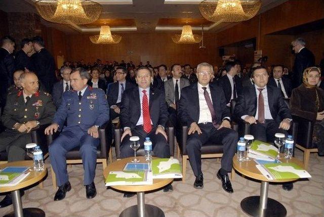 Vali Aksoy, Kadına Şiddet &Ccedil;alıştayında &rsquo;erkeğe&rsquo; Şiddetten Bahsetti 3