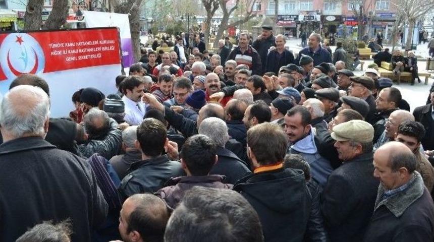 Niğde&rsquo;de &ldquo;bende Fır&ccedil;alıyorum&rdquo; Kampanyası Kapsamında Diş Macunu Ve Fır&ccedil;ası Dağıtıldı