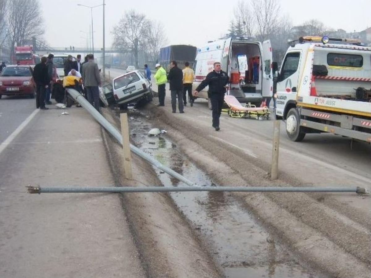 İneg&ouml;l&rsquo;de Trafik Kazaları: 1 &Ouml;l&uuml;, 7 Yaralı