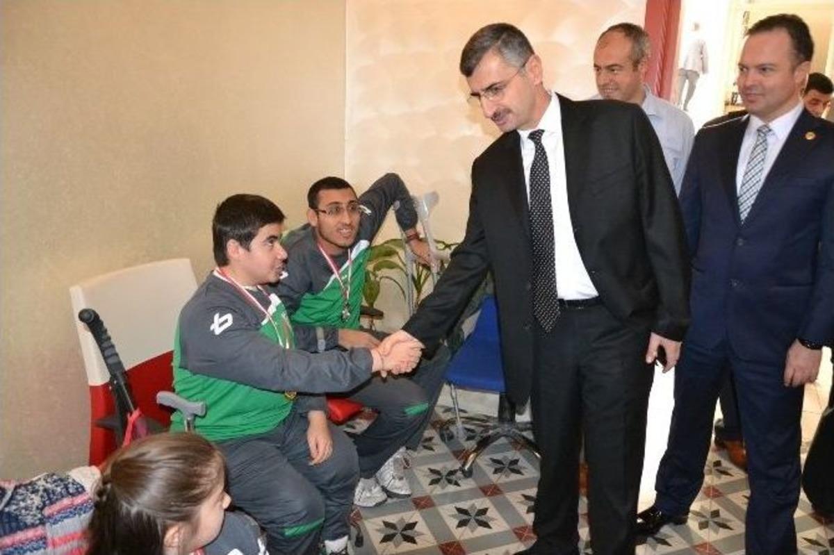 Engelli Sporculardan Vali Bektaş&rsquo;a Ziyaret