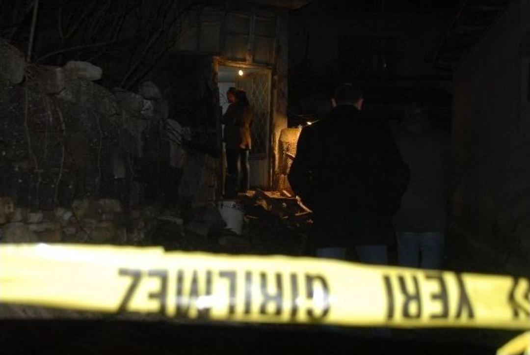 (&ouml;zel Haber)68 Yaşındaki İnşaatı İş&ccedil;isi Evinde &Ouml;l&uuml; Bulundu