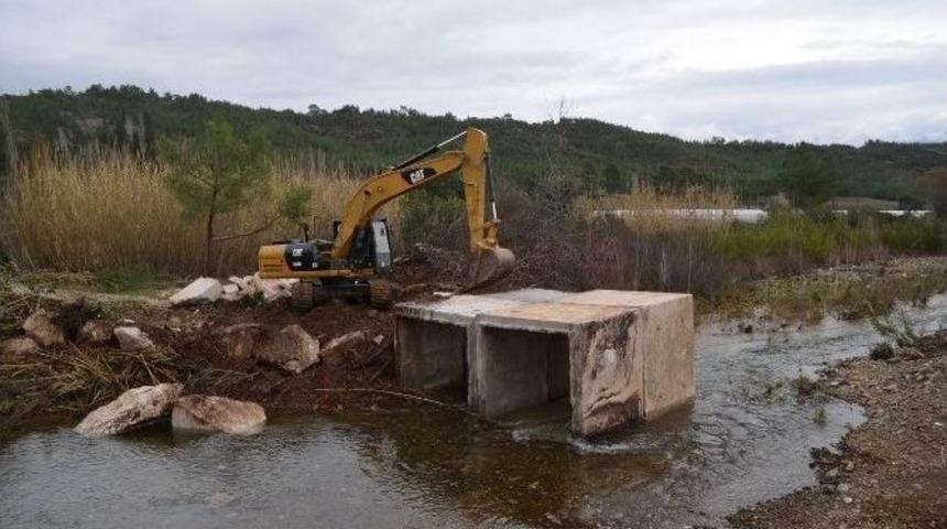 K&ouml;pr&uuml; Mahalle Sakinlerini Hayata Bağladı