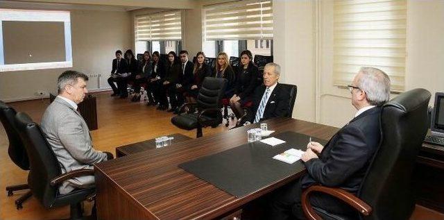 Bursa Valisi Münir Karaloğlu: 1