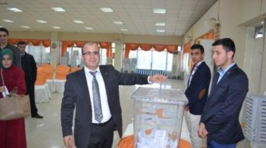 Ak Parti Kırkağa&ccedil; Gen&ccedil;lik Kolları Başkanı Ahmet Kılın&ccedil; Oldu