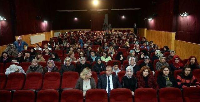 Osmek Kursiyerlerine Sinema Sürprizi