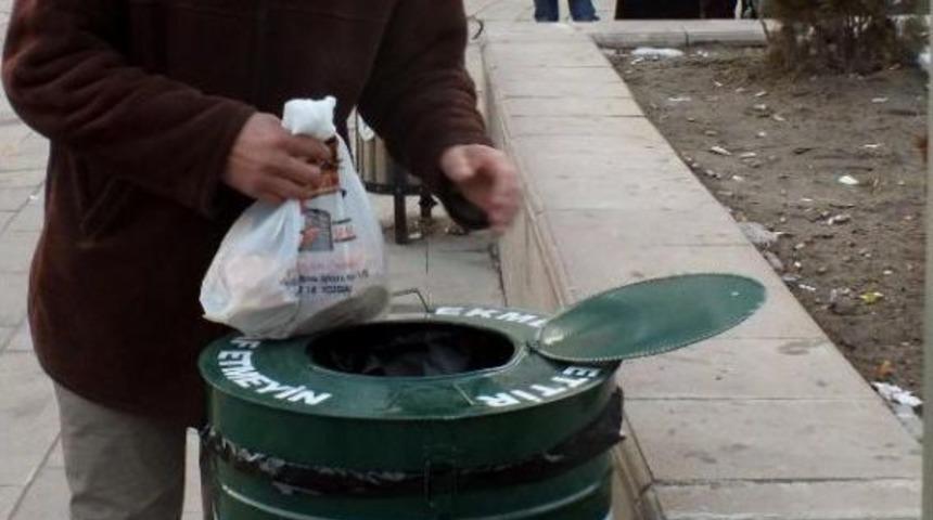 Yozgat'ta Bayat Ekmekler Sokak Hayvanları I&ccedil;in Toplanacak