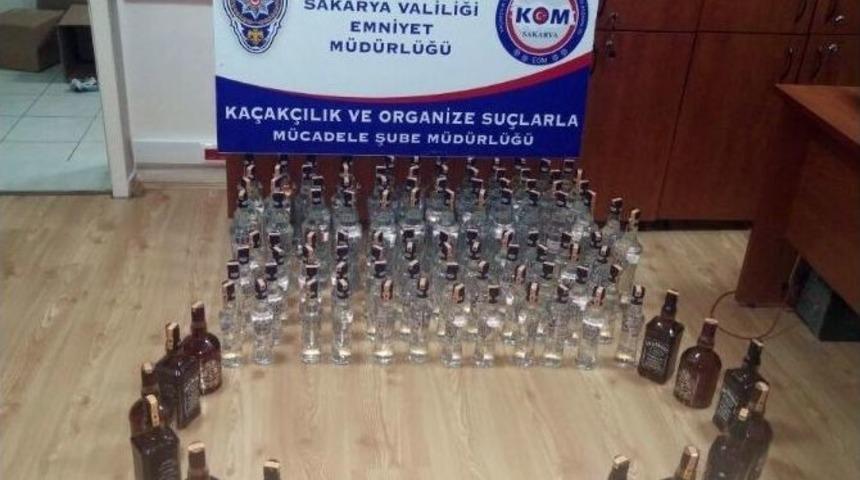 Kom Ekipleri Ka&ccedil;ak İ&ccedil;ki Ve Sigara Ele Ge&ccedil;irdi