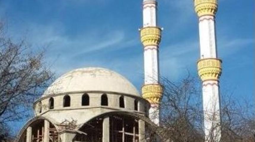 Minareler Tamam, Sıra Camide
