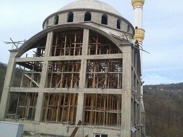 Minareler Tamam, Sıra Camide 1