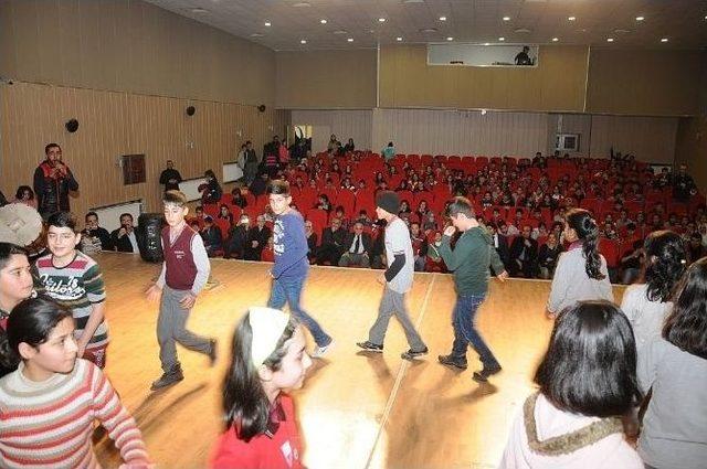 Başarılı &Ouml;ğrencilere Arkadaşlarından S&uuml;rpriz 1