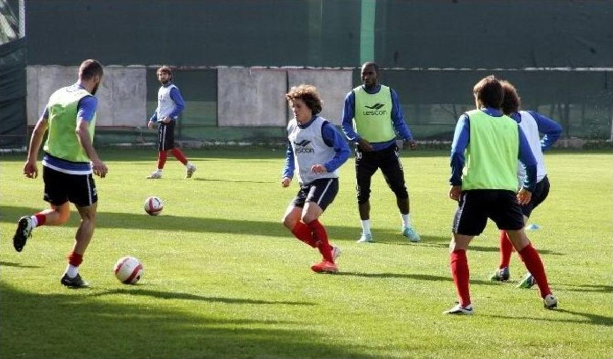 Antalyaspor, Elazığspor Ma&ccedil;ı Hazırlıklarını S&uuml;rd&uuml;r&uuml;yor