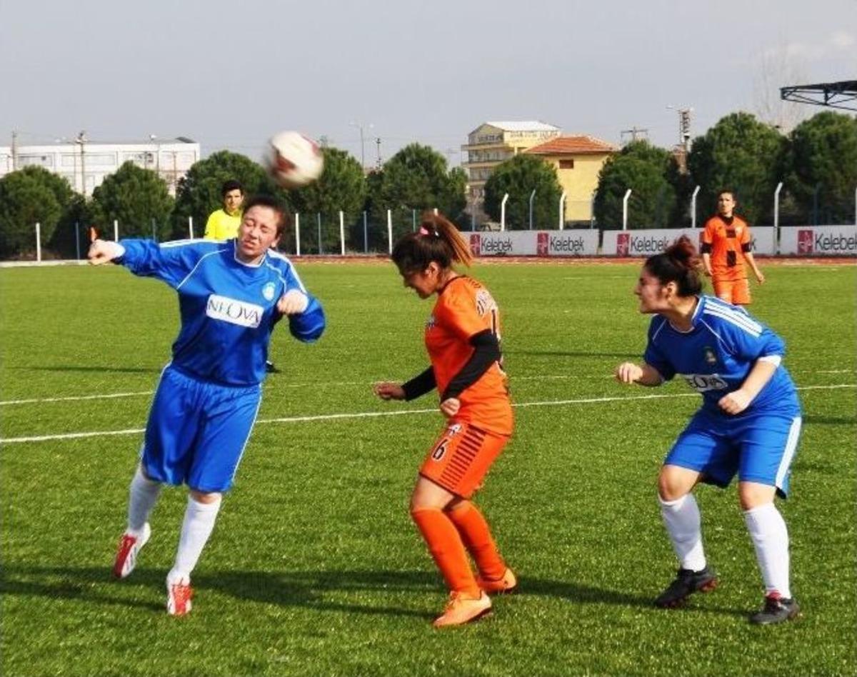 Gen&ccedil; Kızlar Ma&ccedil;ında Karab&uuml;k Fark Attı