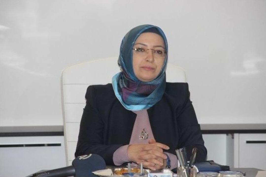 Aile Ve Sosyal Politikalar Bakan Yardımcısı &Ccedil;iğdem Erdoğan Atabek Hendek&rsquo;te (1)