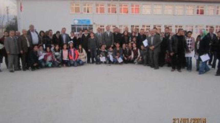 Teog&rsquo;da Başarılı Olanlara Belge Ve Hediye Verildi