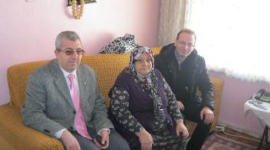 İzmit Belediyesi&rsquo;den Yaşlılara Ziyaret