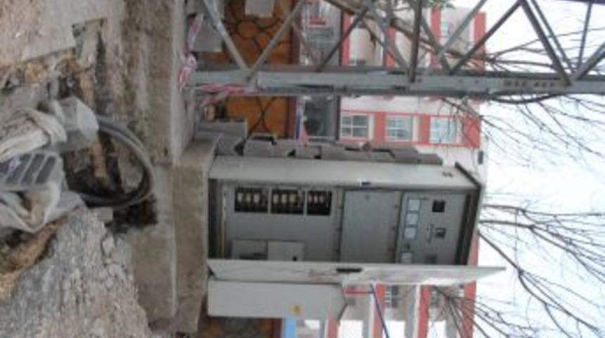Erdemli Tedaş&rsquo;da b&uuml;y&uuml;k ihmal