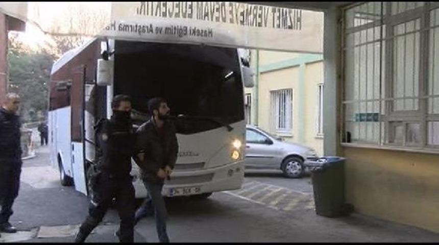 Ter&ouml;r Operasyonunda G&ouml;zaltına Alınan 12 Ş&uuml;pheli Sağlık Kontrol&uuml;nden Ge&ccedil;irildi