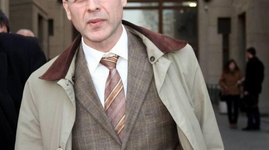 Anayasa Mahkemesi Başkanına Hakaret İle Su&ccedil;lanan Hukuk Profes&ouml;r&uuml;ne &Ccedil;ifte Beraat