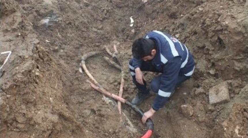 Yer Altı Y&uuml;ksek Gerilim Hatları Aşırı T&uuml;ketime Dayanmıyor