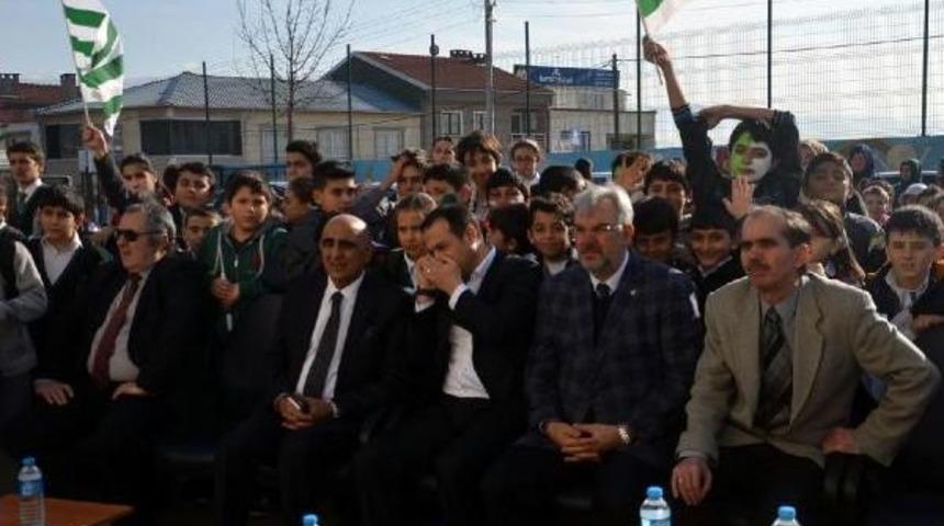 İlkokul &Ouml;ğrencilerine Bursaspor Forması