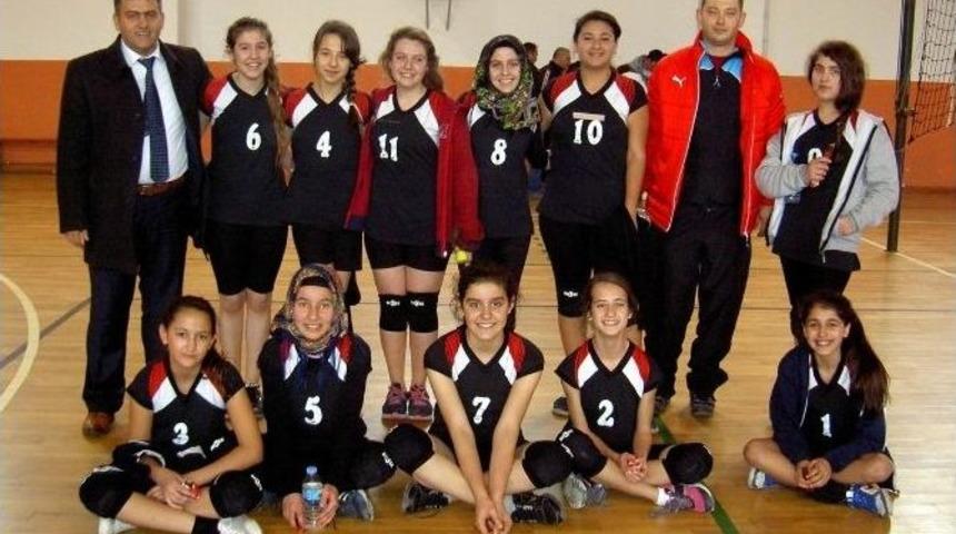 G&ouml;nen&rsquo;de Ortaokullar Arası Voleybol Grup Finalleri