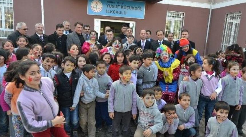 Kulu&rsquo;da 11 Okula 800 Kitap Dağıtıldı