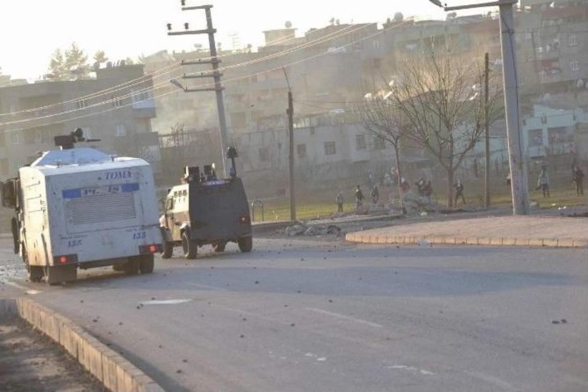 B&uuml;y&uuml;kler Ka&ccedil;tı K&uuml;&ccedil;&uuml;kler G&ouml;zaltına Alındı
