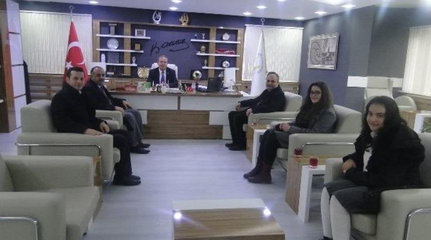 Başkan Şahiner Başarılı &Ouml;ğrencileri &Ouml;d&uuml;llendirdi