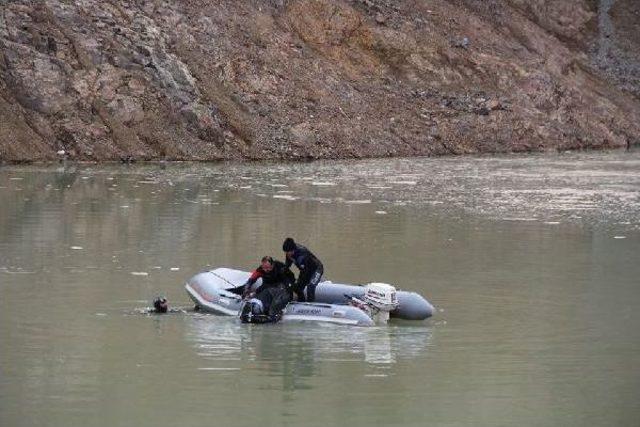 Dozeri Ile Göle Uçan Operatörün Cesedi Çıkarıldı