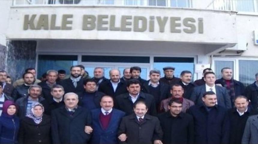 Malatya Milletvekilleri &Ouml;z Ve Fındıklı Kale Belediyesi&rsquo;ni Ziyaret Etti