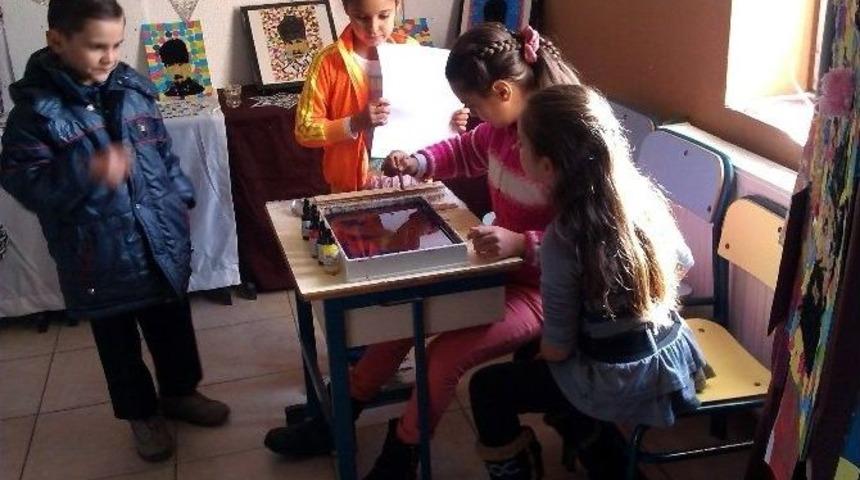 Ko&ccedil;arlı&rsquo;da Minik &Ouml;ğrenciler İlk Sergilerini A&ccedil;tı